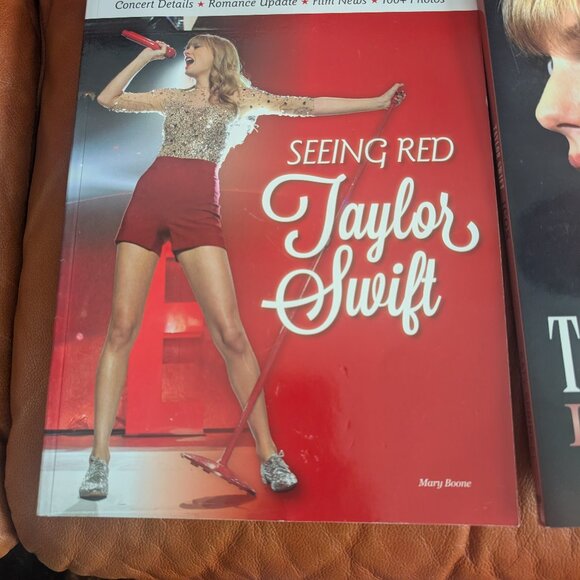 Lot of 3 Taylor Swift Collector's Magazines - Picture 2 of 4